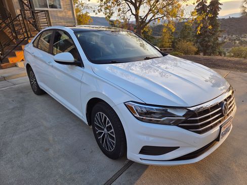 Used 2019 Volkswagen Jetta SE w/ Cold Weather Package image 8