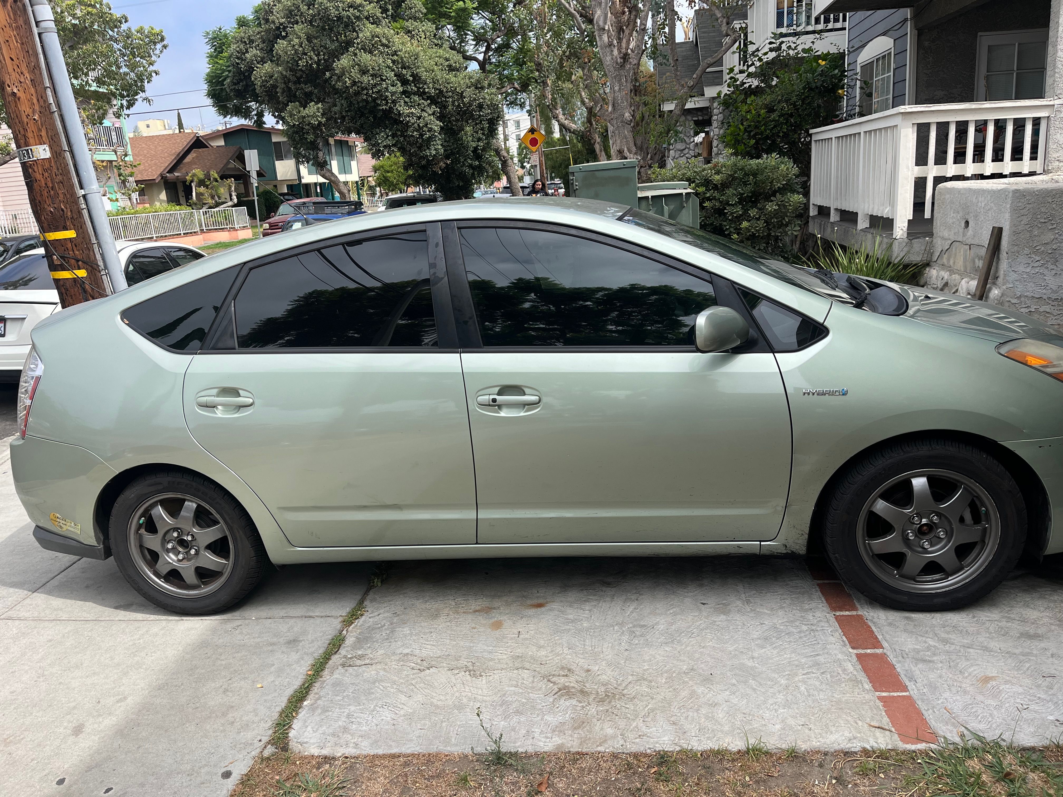 Used 2006 Toyota Prius w/ Pkg 3 FWD image 5