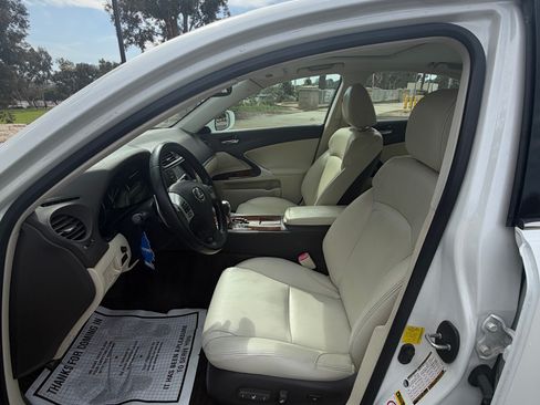Used 2011 Lexus IS 250 250 Sedan 4D w/ Premium Pkg Value Edition image 10