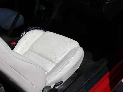 Used 1998 Ford Mustang GT RWD image 14