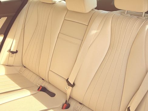 Used 2021 Mercedes-Benz E 450 4MATIC Sedan image 16