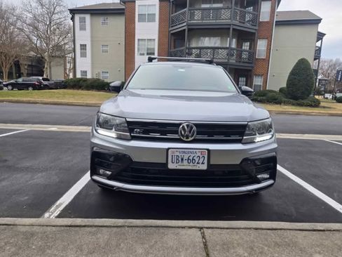 Used 2021 Volkswagen Tiguan SE R-Line image 1