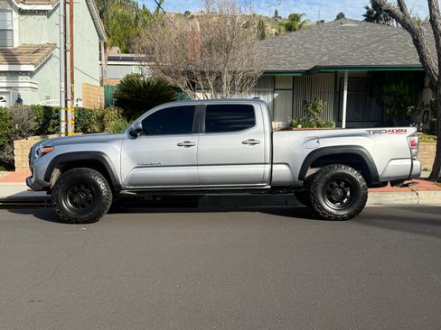 Used 2021 Toyota Tacoma TRD Off-Road w/ Technology Package image 1