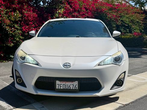Used 2014 Scion FR-S RWD image 5