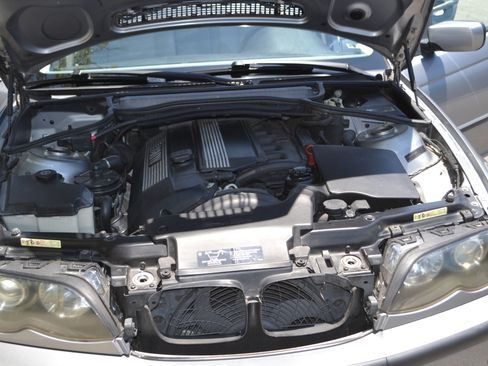 Used 2004 BMW 325i Sedan RWD image 15