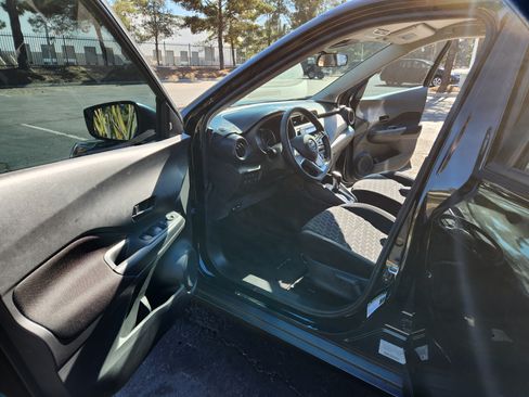 Used 2022 Nissan Kicks S image 13