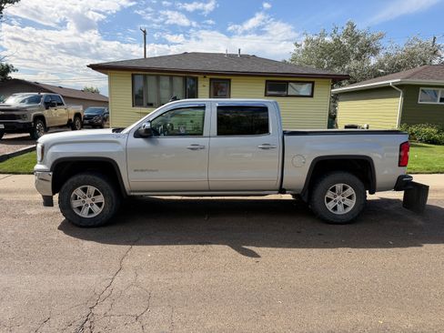 Used 2016 GMC Sierra 1500 SLE w/ SLE Value Package AWD/4WD image 5