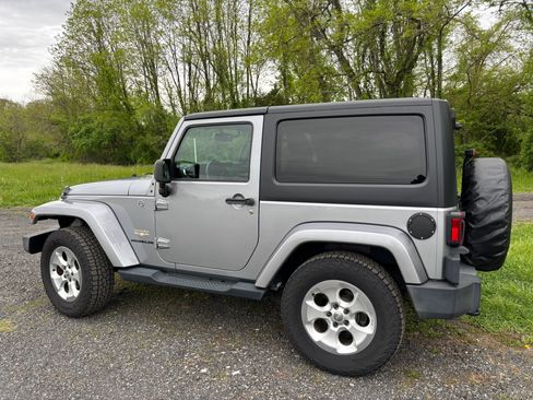 Used 2014 Jeep Wrangler Sahara w/ Connectivity Group AWD/4WD image 11