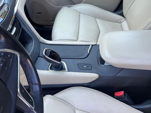 Used 2019 Cadillac XT5 Luxury image 11