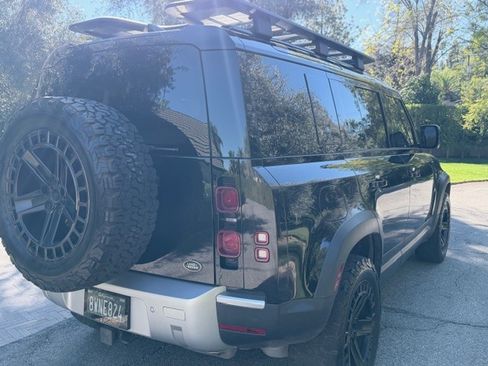 Used 2021 Land Rover Defender 110 SE image 5