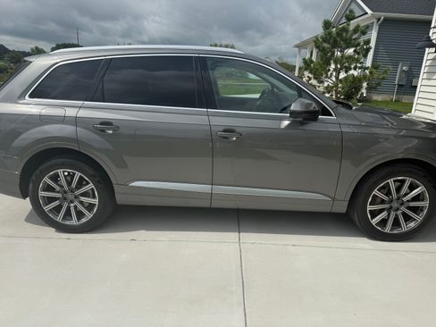 Used 2018 Audi Q7 3.0T Prestige AWD/4WD image 2