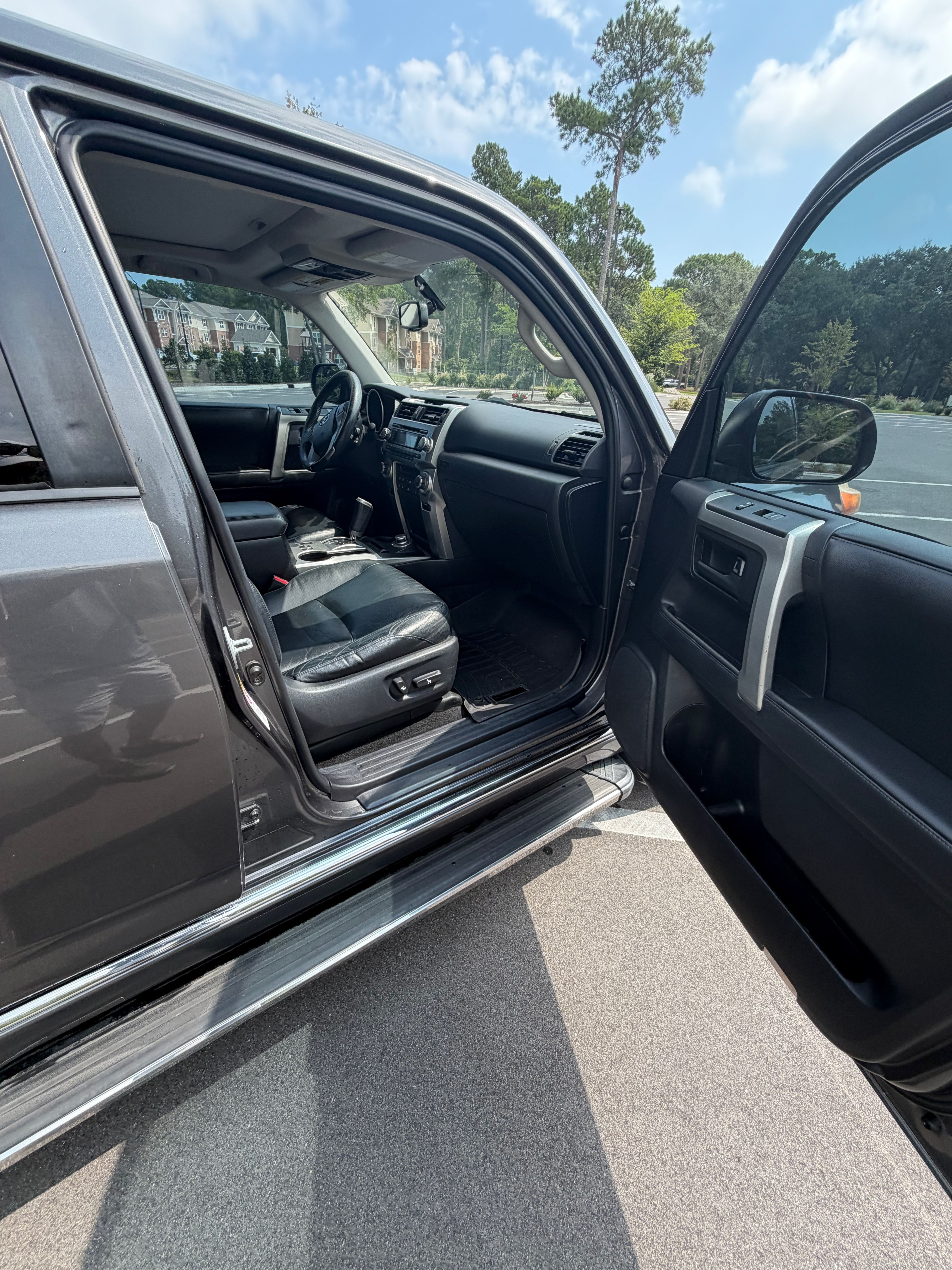 Used 2011 Toyota 4Runner Limited AWD/4WD image 15