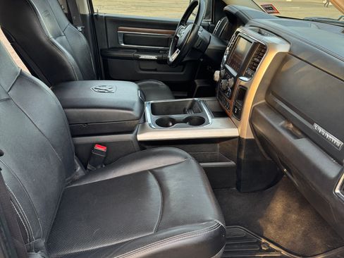 Used 2017 RAM 1500 Laramie w/ Convenience Group image 12