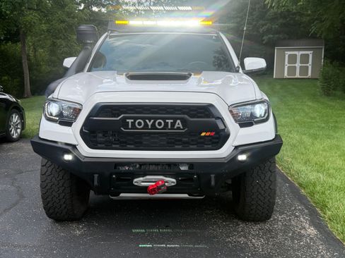 Used 2019 Toyota Tacoma TRD Pro AWD/4WD image 10