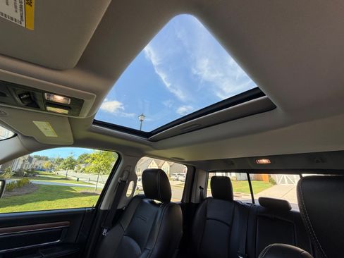 Used 2016 RAM 1500 Laramie w/ Convenience Group AWD/4WD image 18