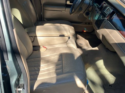 Used 2006 Lincoln Town Car Signature image 15