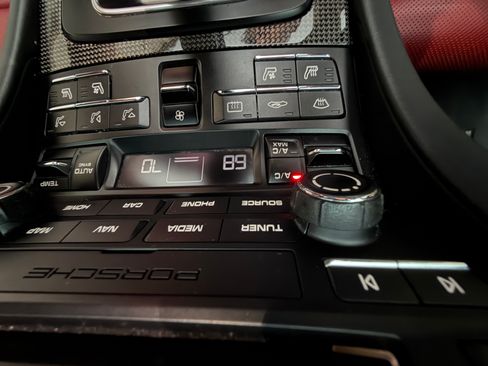 Used 2019 Porsche 911 Targa 4 GTS image 22