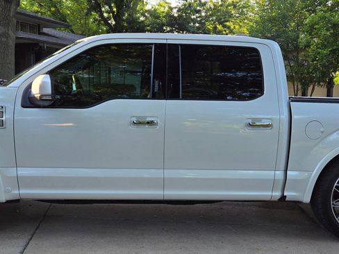 Used 2019 Ford F150 Lariat w/ Equipment Group 502A Luxury image 4