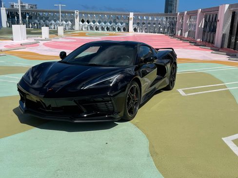 Used 2021 Chevrolet Corvette Stingray Coupe w/ Z51 Performance Package image 6