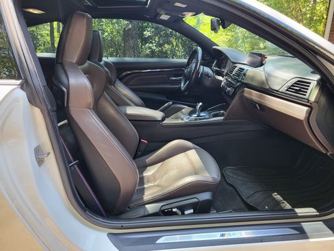 Used 2018 BMW M4 Coupe RWD image 11