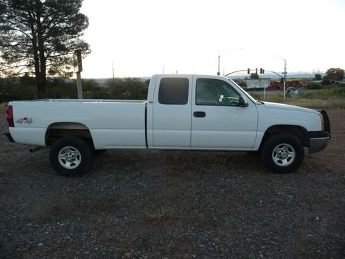 Used 2004 Chevrolet Silverado 1500 W/T w/ Light Duty Power Package AWD/4WD image 9