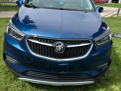 Used 2019 Buick Encore Essence w/ Safety Package II FWD image 4