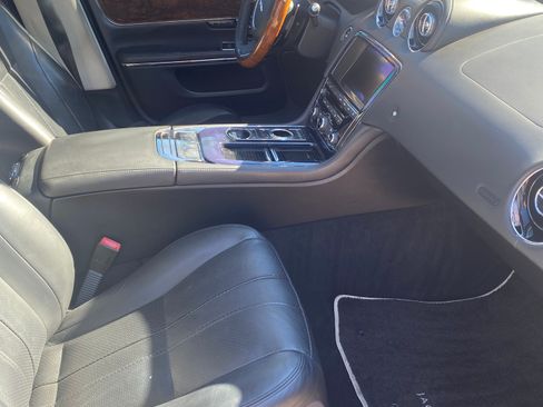 Used 2012 Jaguar XJ image 13
