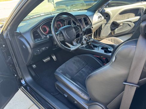 Used 2021 Dodge Challenger SRT Hellcat image 16