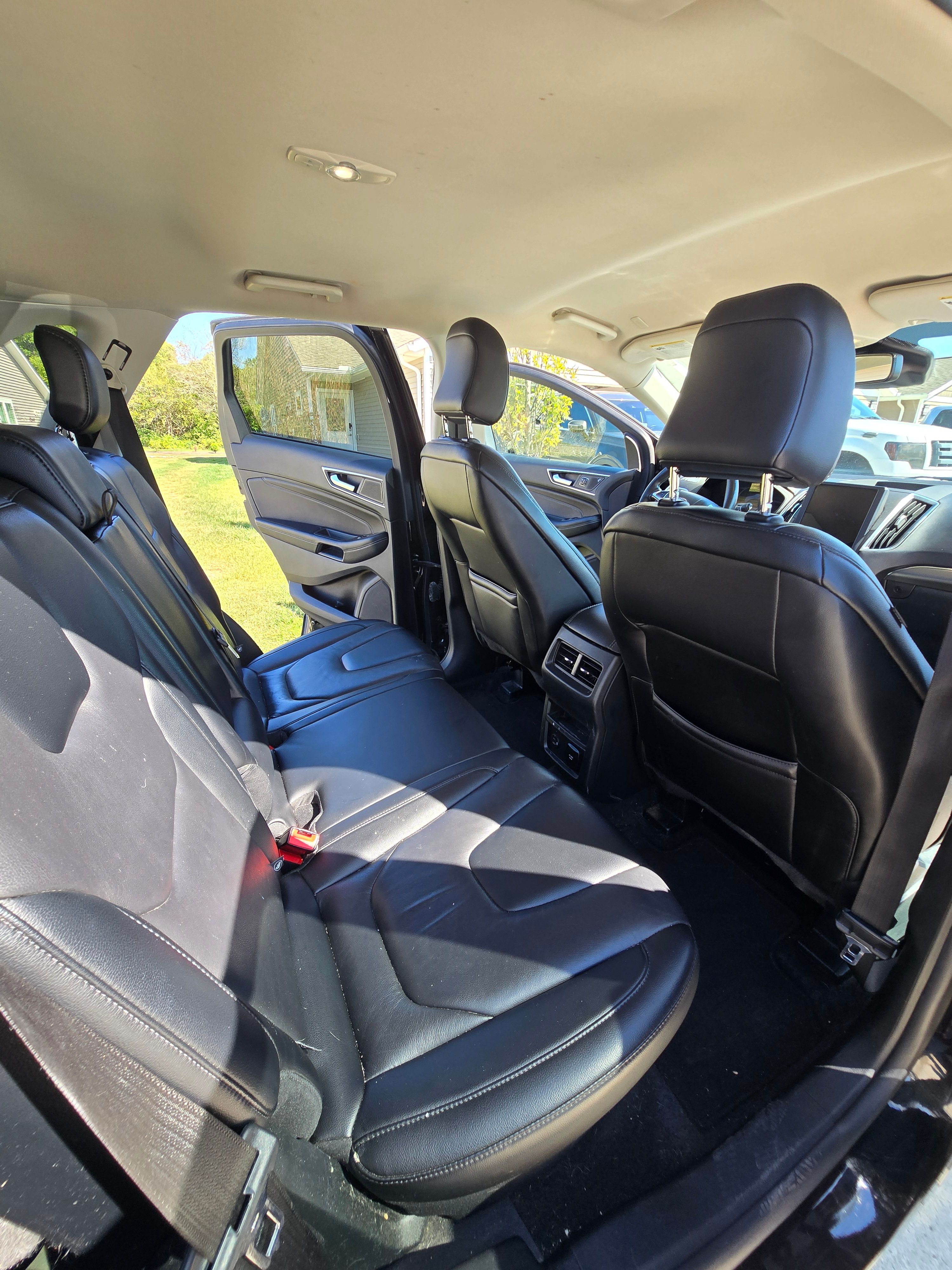 Used 2022 Ford Edge Titanium AWD/4WD image 16