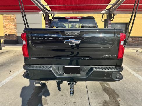 Used 2025 Chevrolet Silverado 1500 ZR2 w/ Dark Appearance Package image 4