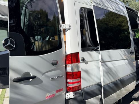 Used 2016 Mercedes-Benz Sprinter 2500 image 14