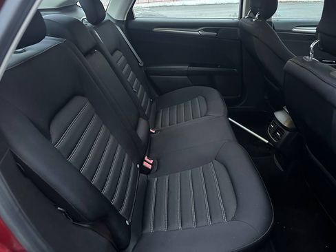 Used 2013 Ford Fusion SE image 19