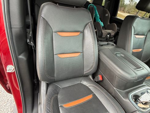 Used 2022 GMC Sierra 2500 AT4 w/ AT4 Preferred Package image 9