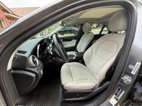 Used 2018 Mercedes-Benz C 300 Sedan image 5