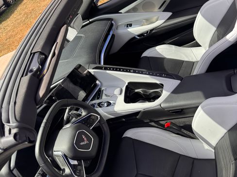 Used 2024 Chevrolet Corvette Stingray Preferred Cpe w/ Z51 Performance Package image 10