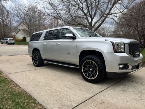 Used 2018 GMC Yukon XL SLT w/ Open Road Package image 6