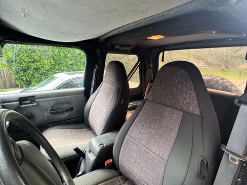 Used 1999 Jeep Wrangler Sport image 13