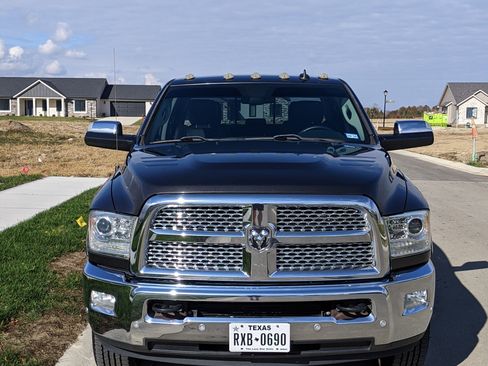 Used 2017 RAM 3500 Laramie image 14