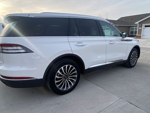 Used 2023 Lincoln Aviator AWD w/ Premium Package image 5
