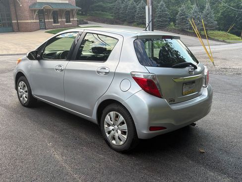 Used 2012 Toyota Yaris L FWD image 6