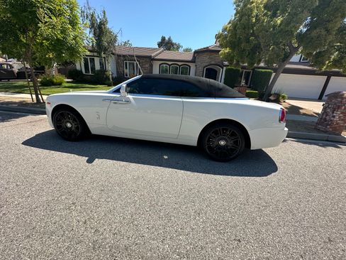 Used 2017 Rolls-Royce Dawn image 6