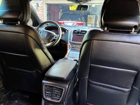 Used 2020 Lincoln Nautilus Reserve image 14