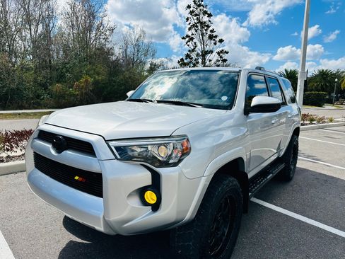 Used 2019 Toyota 4Runner SR5 image 4