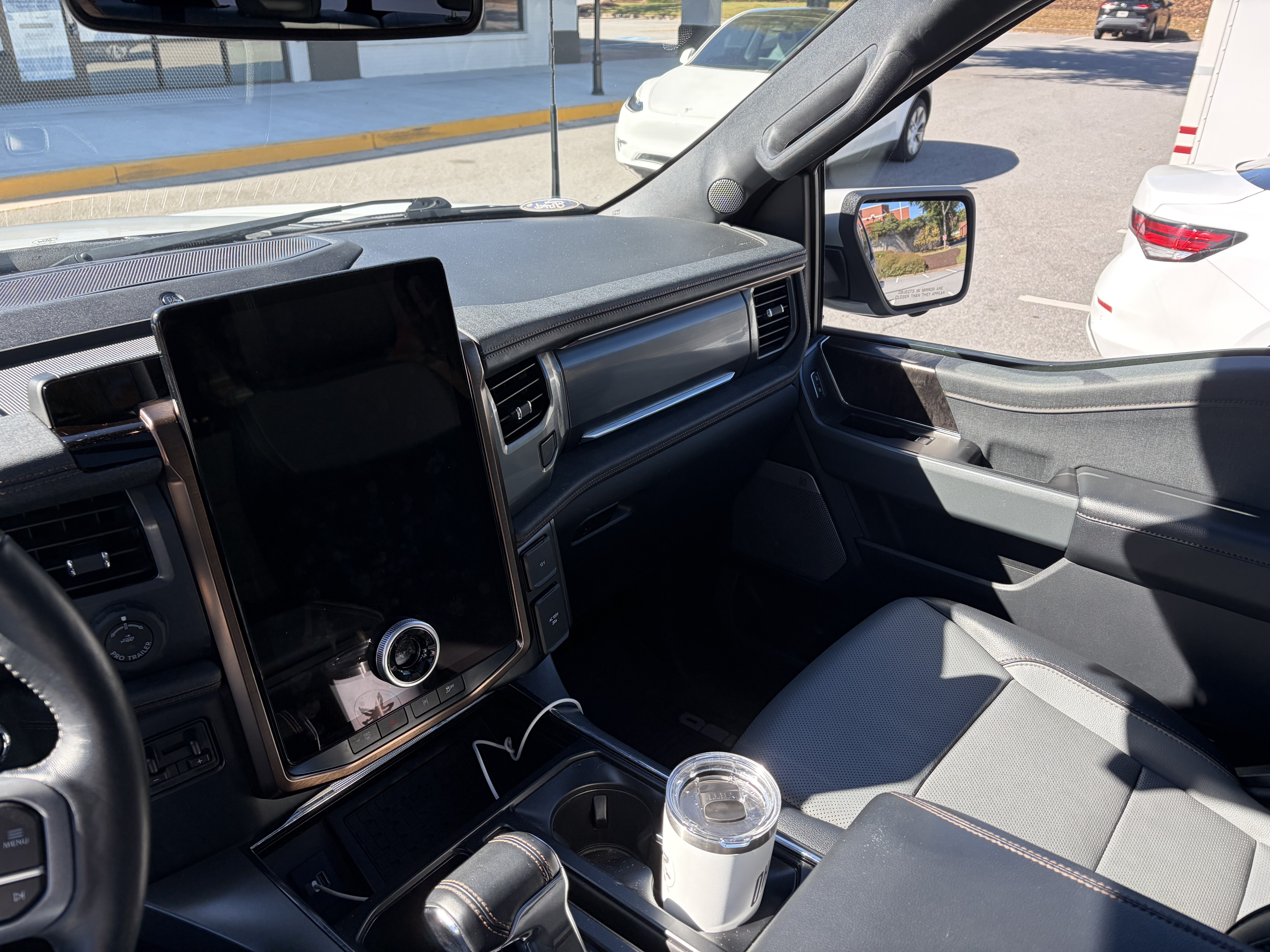 Used 2023 Ford F150 Lightning 4x4 SuperCrew image 4