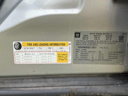 Used 2013 GMC Acadia SLT image 16