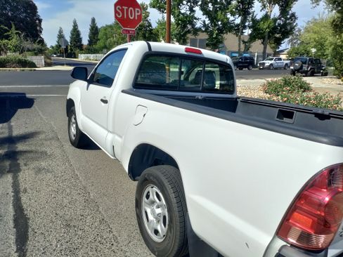 Used 2012 Toyota Tacoma 2WD Regular Cab image 9