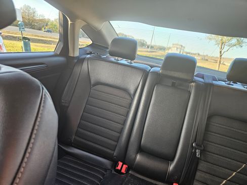 Used 2018 Ford Fusion SE w/ Equipment Group 601A image 14