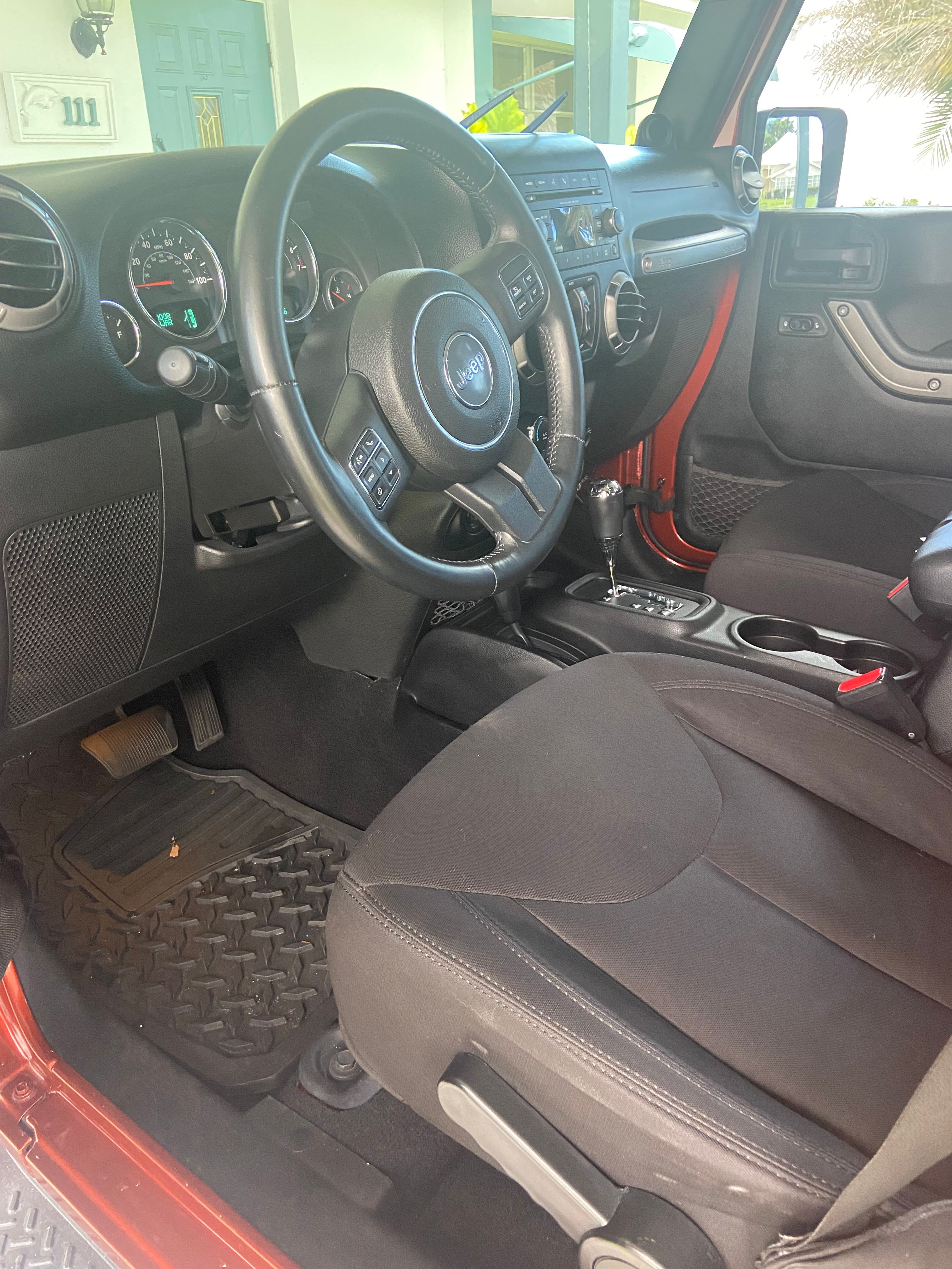 Used 2014 Jeep Wrangler Unlimited Sport w/ Quick Order Package 24S AWD/4WD image 2