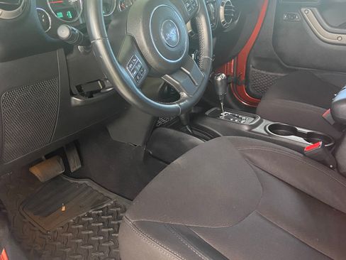 Used 2014 Jeep Wrangler Unlimited Sport w/ Quick Order Package 24S AWD/4WD image 2