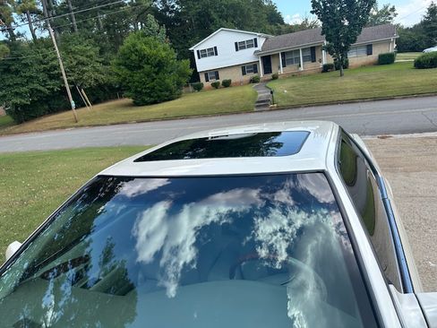 Used 2001 Cadillac Eldorado Touring image 12